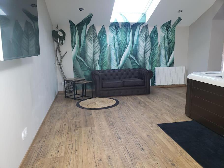 Bulles Etoilees Appartement Avec Jacuzzi Prive Montrevel-en-Bresse Екстериор снимка