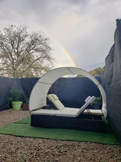 Bulles Etoilees Appartement Avec Jacuzzi Prive Montrevel-en-Bresse Екстериор снимка
