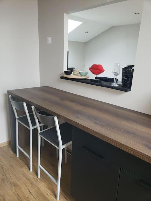 Bulles Etoilees Appartement Avec Jacuzzi Prive Montrevel-en-Bresse Екстериор снимка
