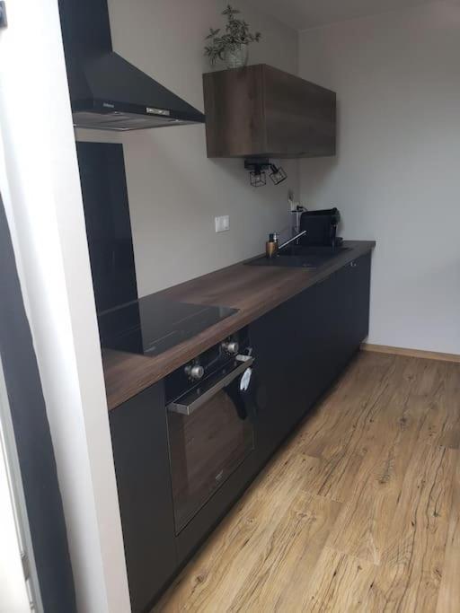 Bulles Etoilees Appartement Avec Jacuzzi Prive Montrevel-en-Bresse Екстериор снимка